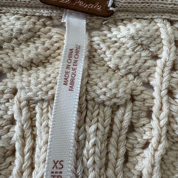 Free People Bonfire Cream Chunky V-Neck Cardigan Sweater with Balloon Sleeves. - Picture 8 of 14